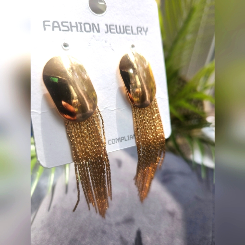 💛Goldtone Tassel Clip on Earrings💛